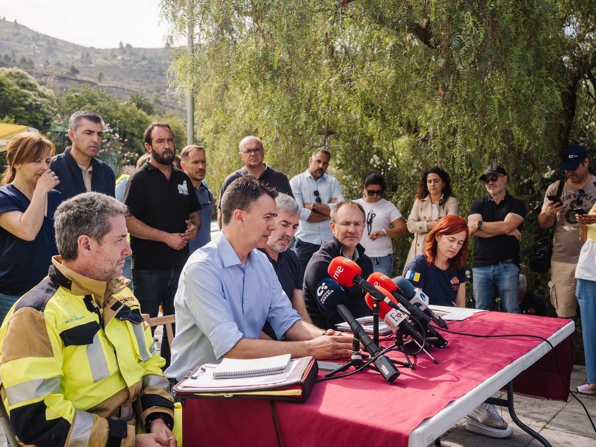 El ministro Héctor Gómez en la rueda de prensa en el PMA en La Palma.