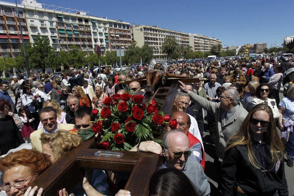 El Cristo del Grao recorre las calles de Poblats Marítims