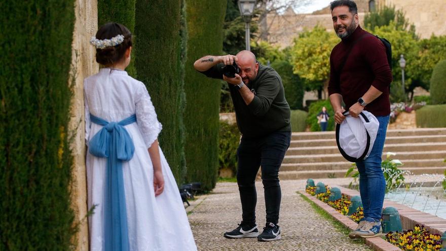 Sesión de fotos de comunión en el Alcazar de los Reyes Cristianos.