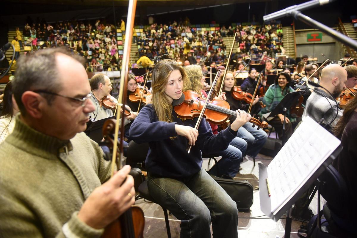 Ensayo del Concierto por la Paz del proyecto educativo Chorus en el Coliseum