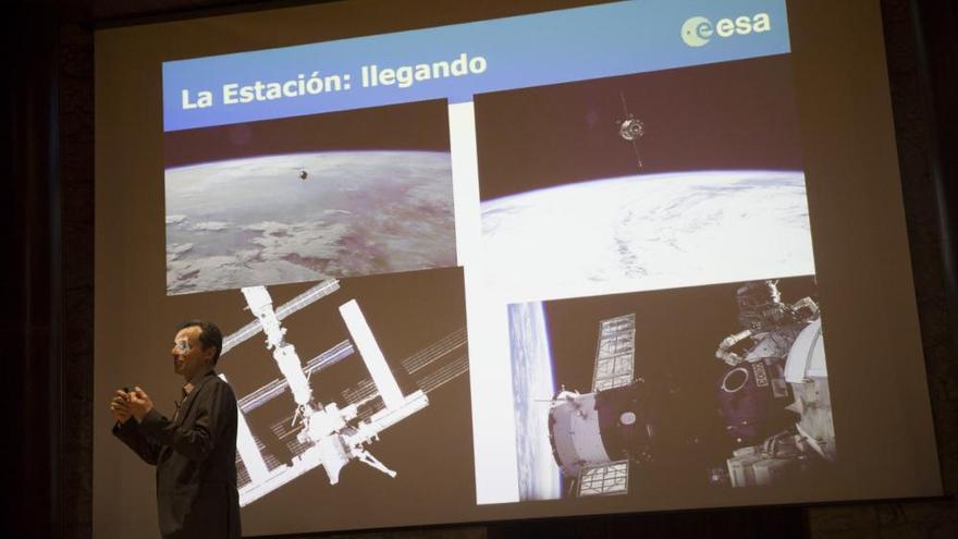 II Semana de la Ciencia de LA NUEVA ESPAÑA: Así muestra Pedro Duque Asturias y otras ciudades del mundo desde el espacio