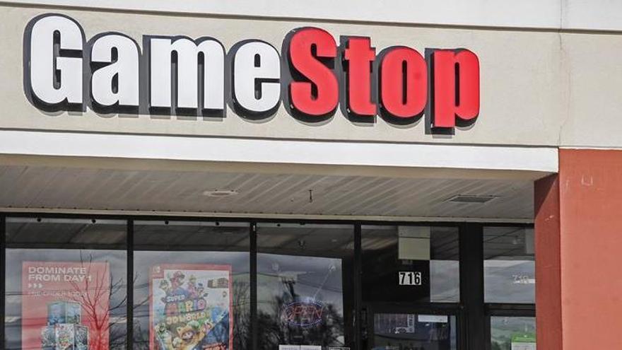 Una tienda de GameStop, empresa que se ha revalorizado en bolsa gracias a la acción de inversores minoristas coordinados por redes sociales.