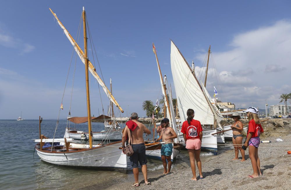 La vela latina navega por el Molinar