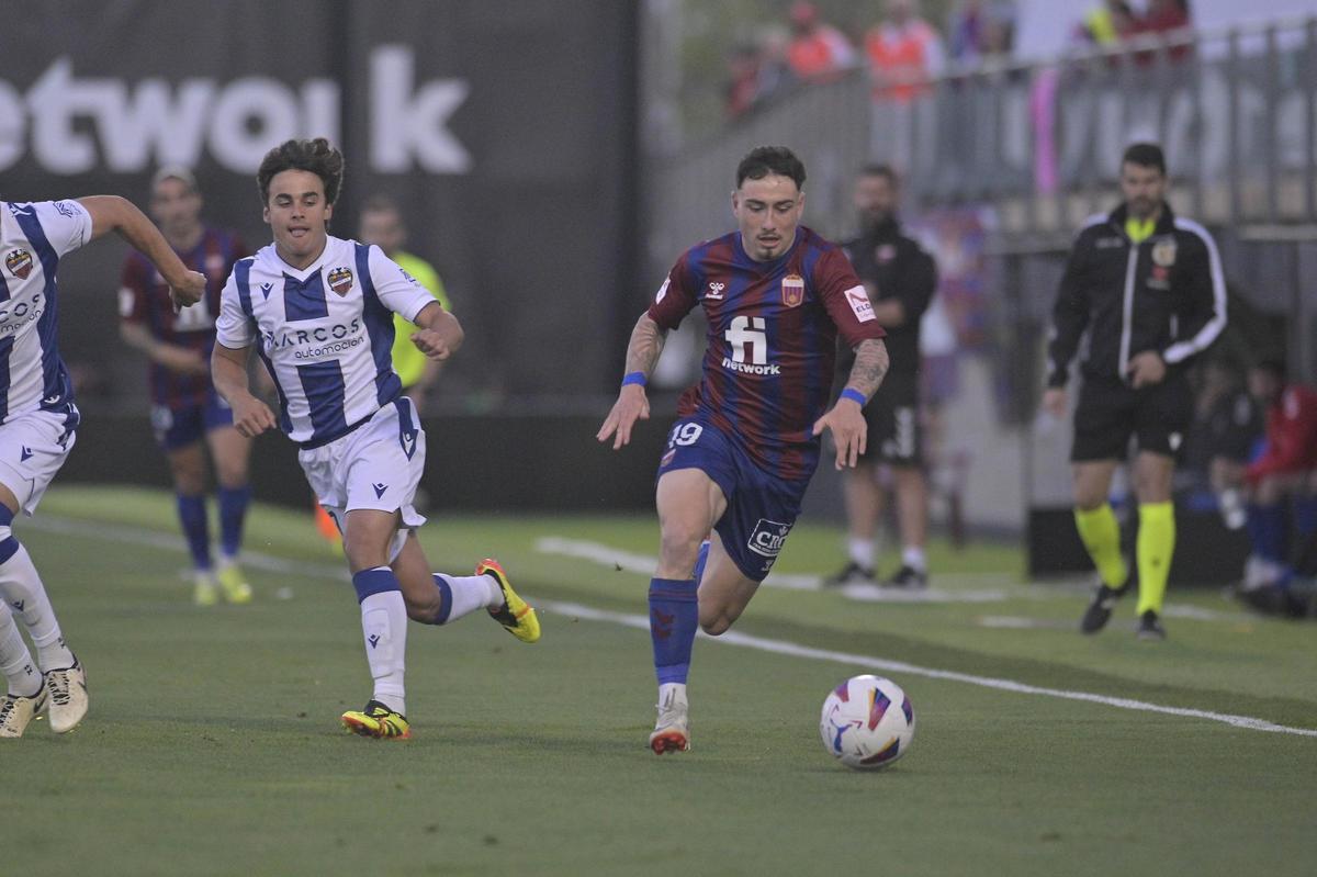 Un instante del partido que el Eldense disputó el pasado sábado, frente al Espanyol