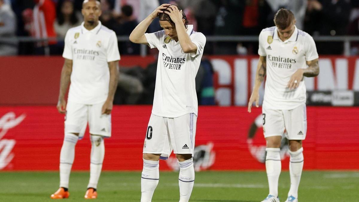 Luka Modric se lamenta tras el tercer gol recibido ante el Girona.