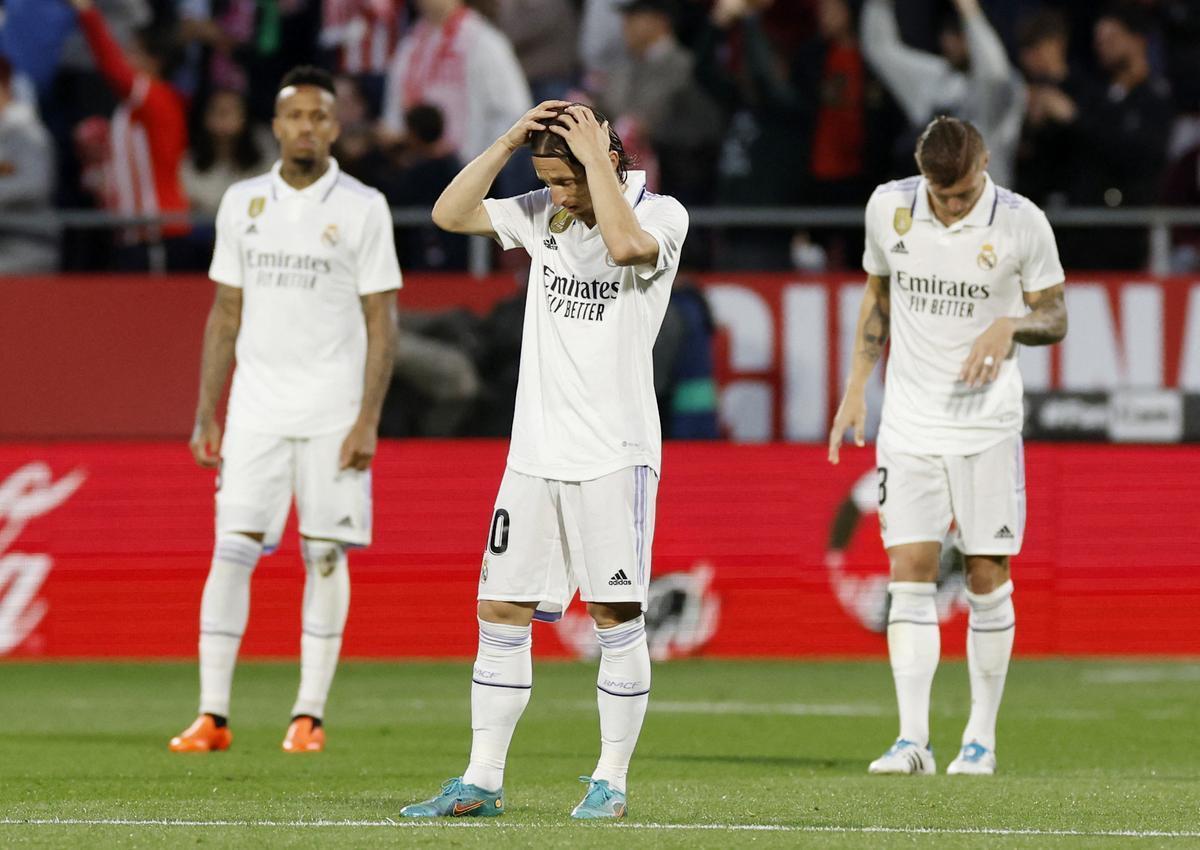 Luka Modric se lamenta tras el tercer gol recibido ante el Girona.