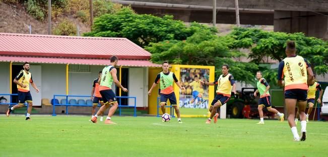 .Entrenamiento de la UD Las Palmas en Barranco ...