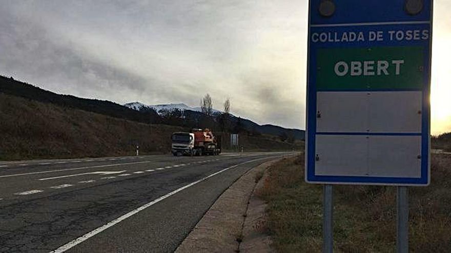 El tram de la Collada a l&#039;arribada a la Cerdanya per Urtx ahir, divendres, ja amb el trànsit reobert