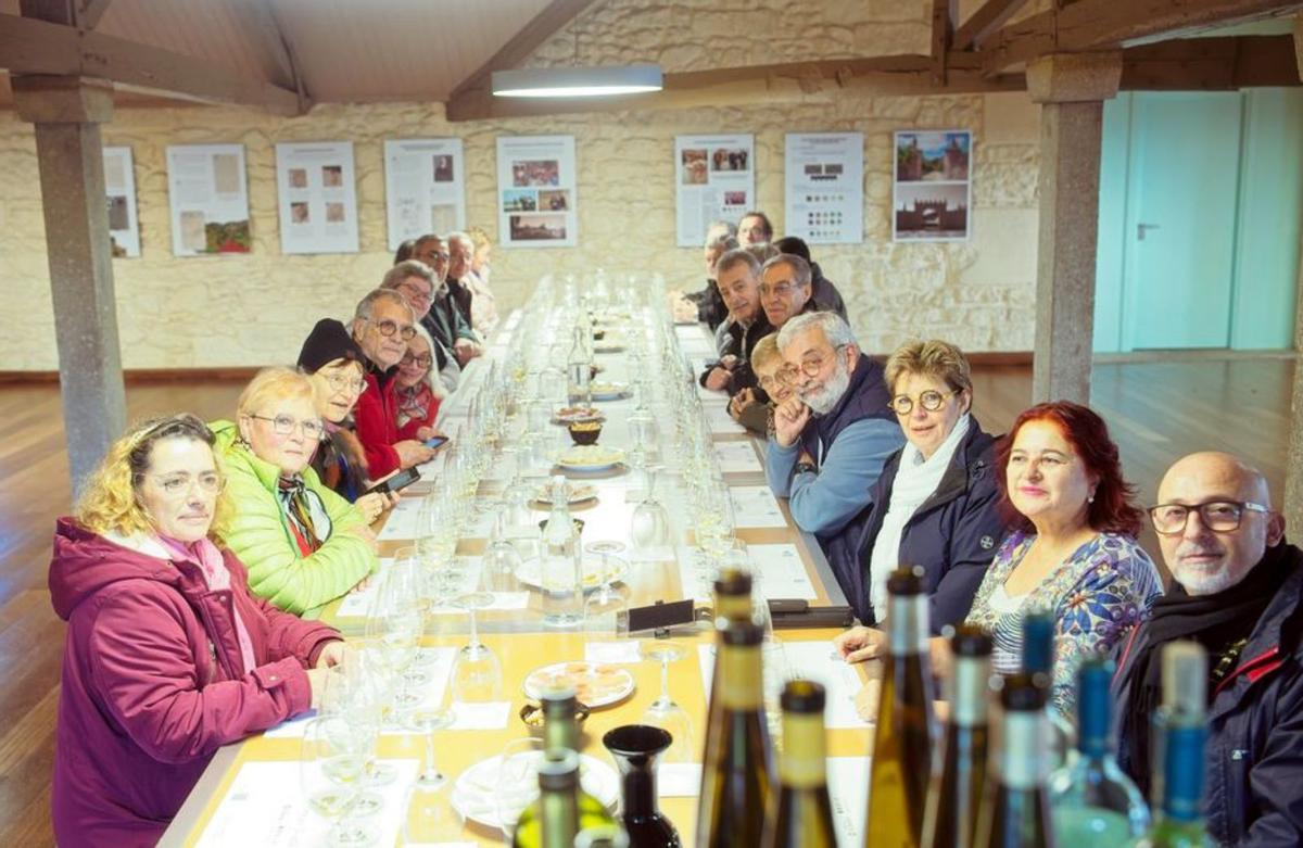 Cata de vinos en Pazo Baión.