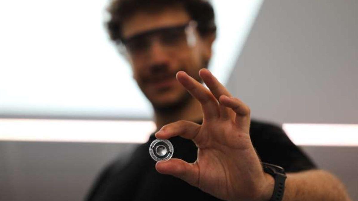 GAFAS INTELIGENTES / Una lente blanda alimentada por grafeno podría cambiar para siempre las gafas y cámaras del futuro