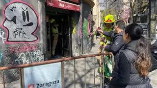 Los afectados por el desalojo en la plaza de La Magdalena: "¿Dónde he dormido hoy? En la calle"