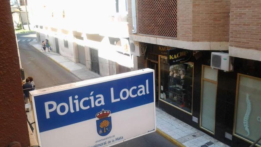 Navalmoral habilita una comisaría temporal en la biblioteca municipal