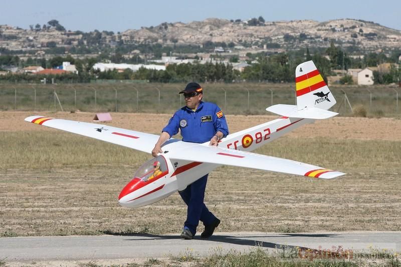 Exhibición de paracaidismo en la Base Aérea de Alcantarilla