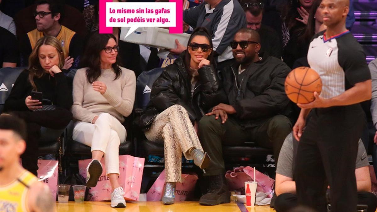 Kim Kardashian y Kanye West en el partido de Los Angeles Lakers