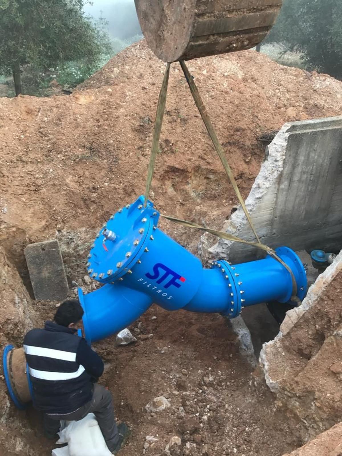 Instalación de nuevos filtros en la comunidad de regantes del Guadiana a su paso por Badajoz.