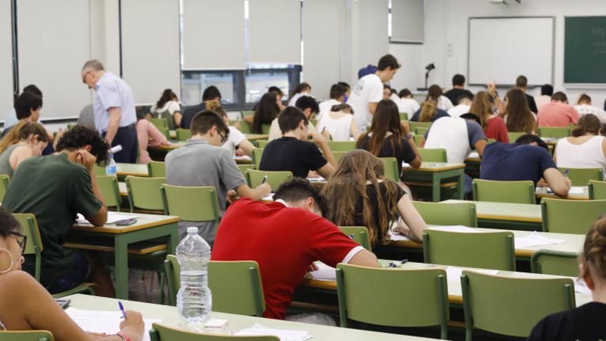 Exámenes de selectividad en 2019, en el campus de Vera de la UPV.