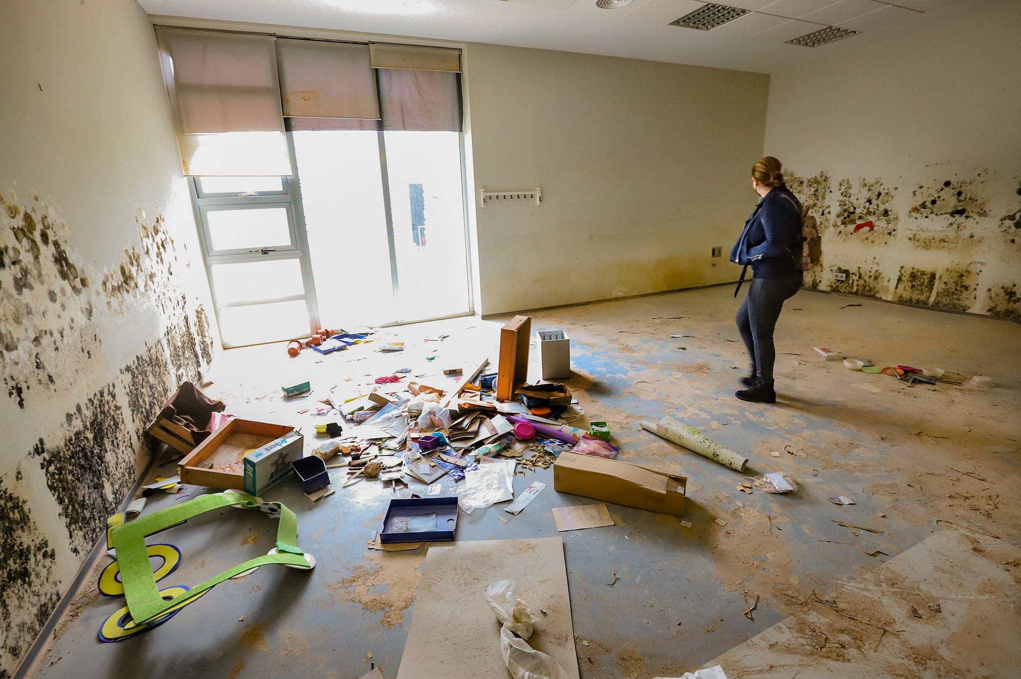 Lamentable estado en el que se encuentra el edificio que ocupó el Centro Oriol en el Palmeral