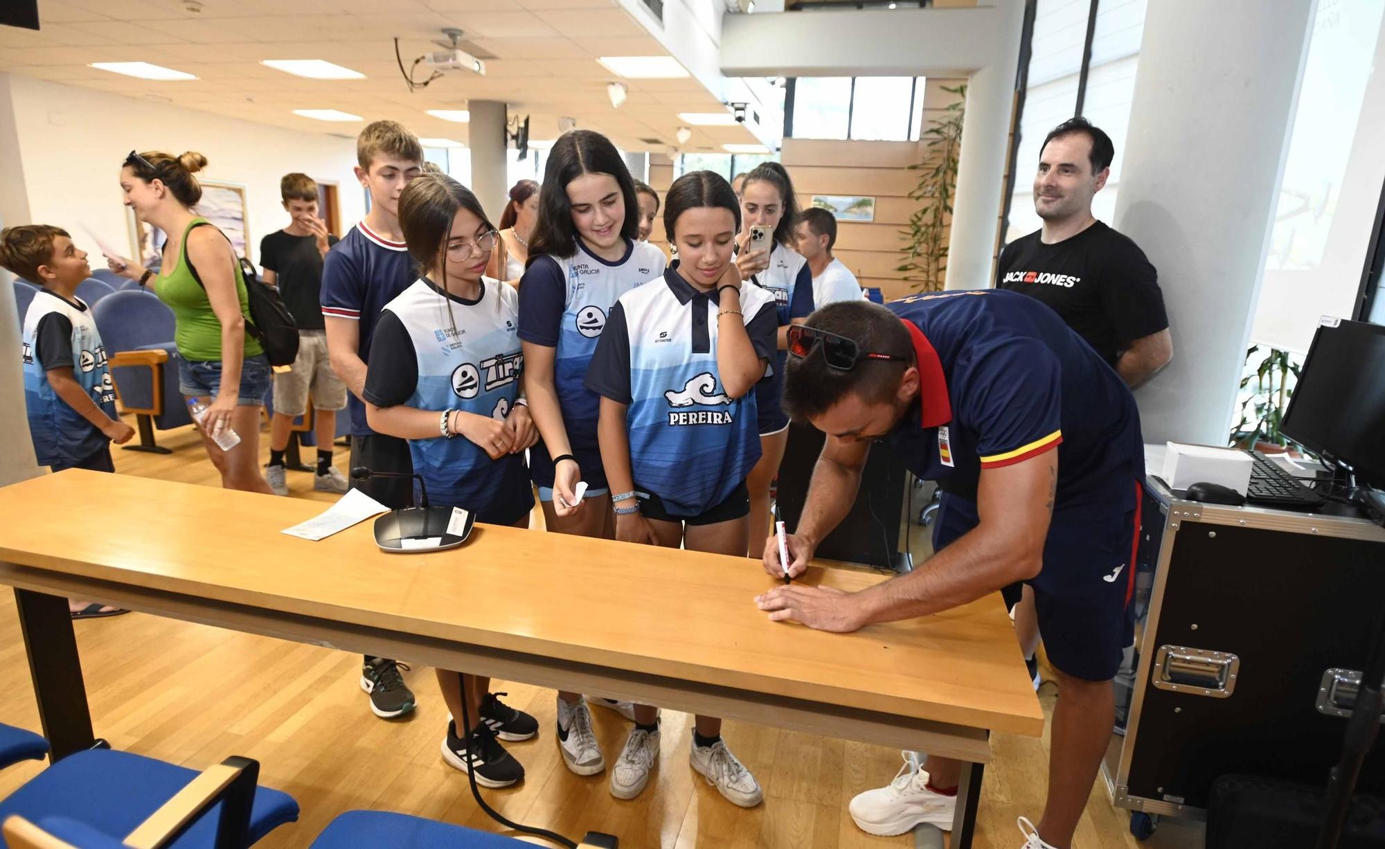 Moaña recibe entre aplausos a su olímpico Rodrigo Conde