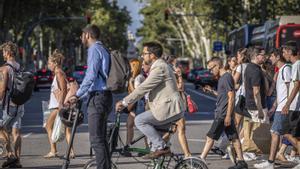 La meitat dels vianants senten estrès quan caminen per BCN