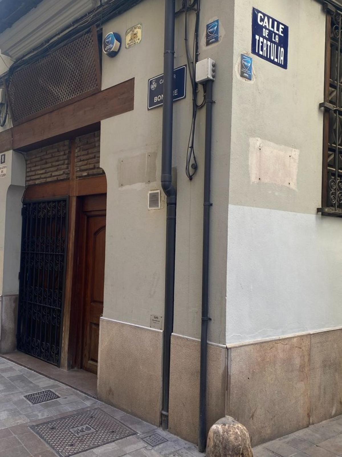 Esquina entre las calles Tertulia y Bonaire.