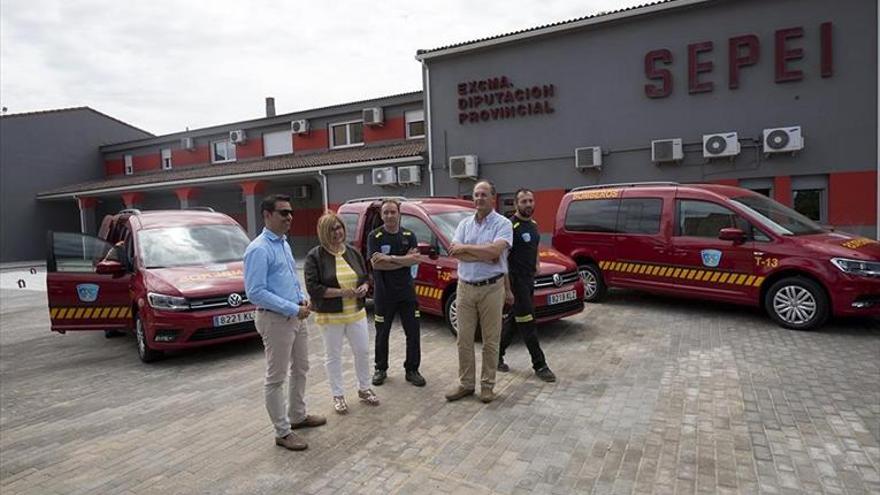 Los bomberos cuentan con nuevos vehículos en 3 parques cacereños