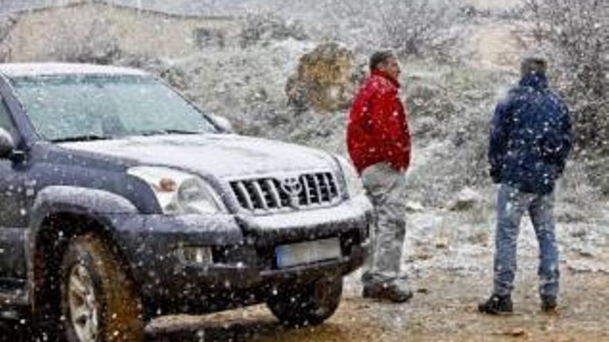 Un frente lleva la nieve por sorpresa a las montañas