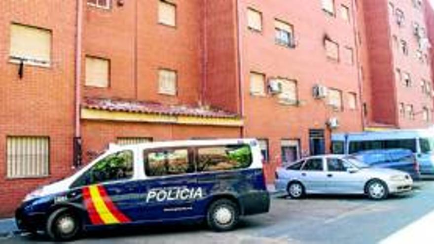 La Junta ejecuta 3 desahucios en viviendas sociales de Aldea Moret