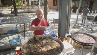 El Sant Pebrot omple de veïns i arrossos Santa Eugènia: "Cada any anem a més"