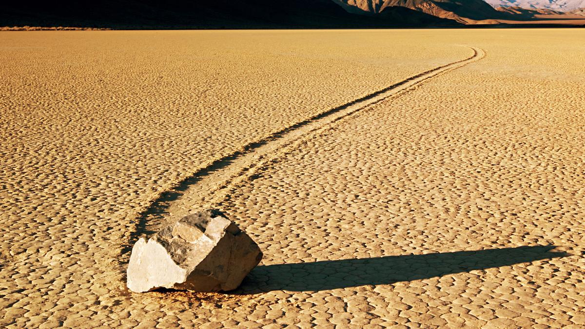 Valle de la Muerte, el misterioso lugar donde las piedras se mueven solas