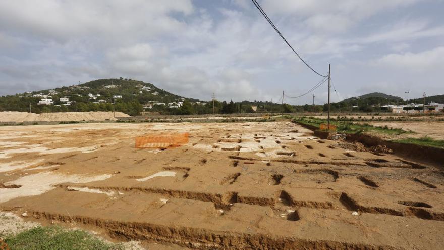 Zanjas de cultivo antiguas
 halladas en la excavación
 arqueológica.  VICENT MARÍ | VICENT MARÍ
