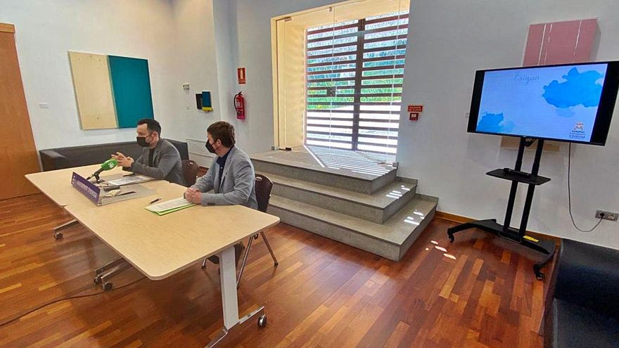 Rafa Ruiz y Jordi Salewski, ayer durante la presentación de plan de gestión del agua.