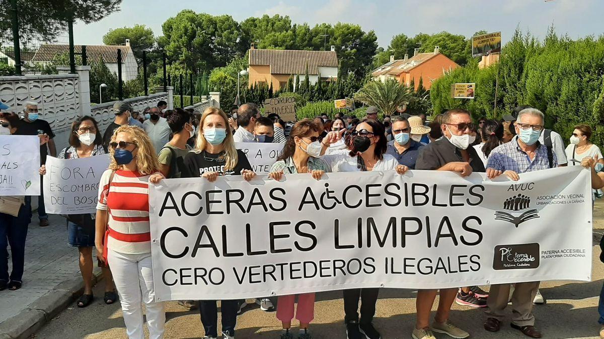 Una imagen de la primera protesta por la accesibilidad en La Canyada en 2021