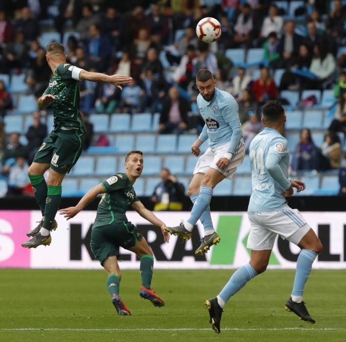 Las mejores imágenes del encuentro entre vigueses y sevillanos en el estadio vigués.