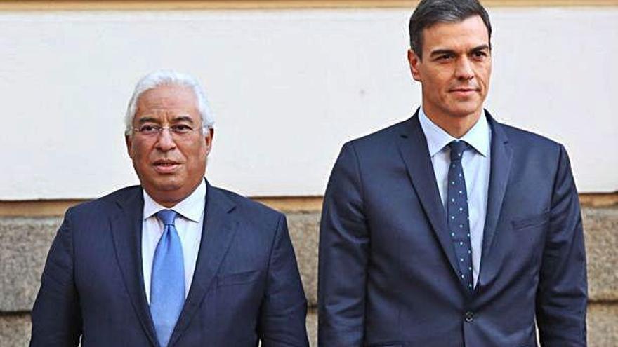 El presidente del Gobierno Pedro Sánchez junto al el primer ministro de la República de Portugal, Antonio Costa.