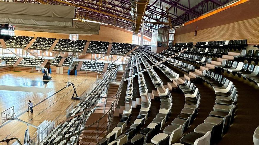 El pabellón de La Granadilla completa su renovación con una nueva grada de más de 5.000 asientos