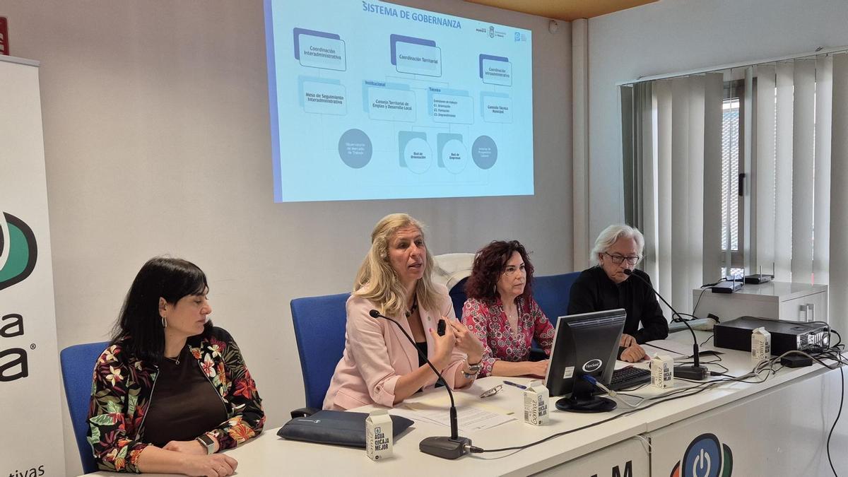 La edil Mercedes Bernabé durante la presentación de la Red de Empresas del Plan Municipal de Empleo y Promoción Económica.