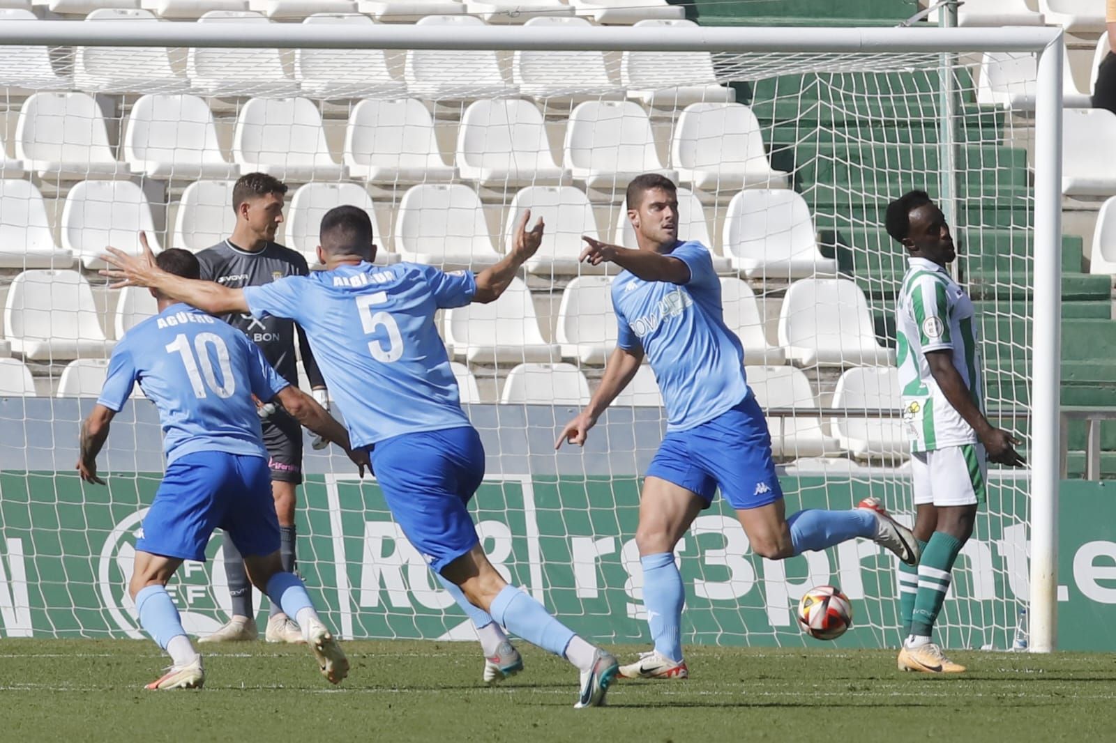 Córdoba CF-Alcoyano: las imágenes del partido en El Arcángel