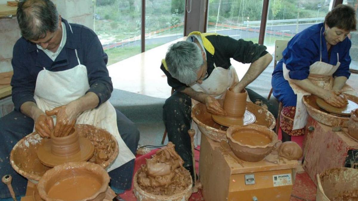 Artesanos en una jornada antes de la pandemia. | Ch. S.