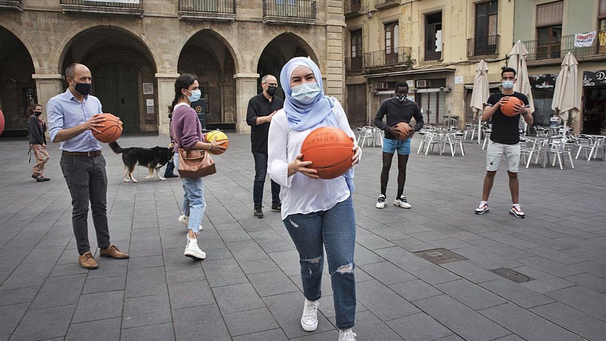 Manresa fa botar la pilota amb ritme per enfortir llaços entre els joves | OSCAR BAYONA