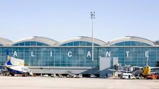 Políticos y empresarios se rebelan contra la decisión del Gobierno de no ampliar el aeropuerto