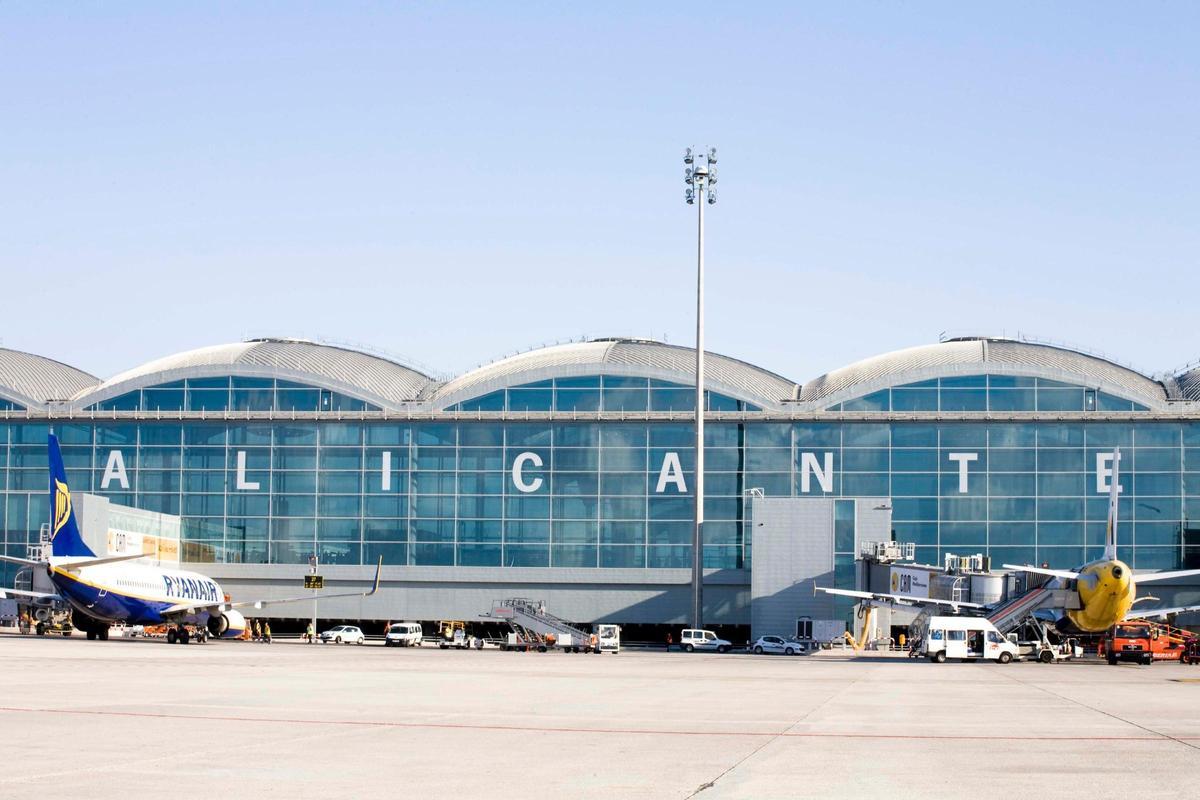 Terminal del aeropuerto Alicante-Elche