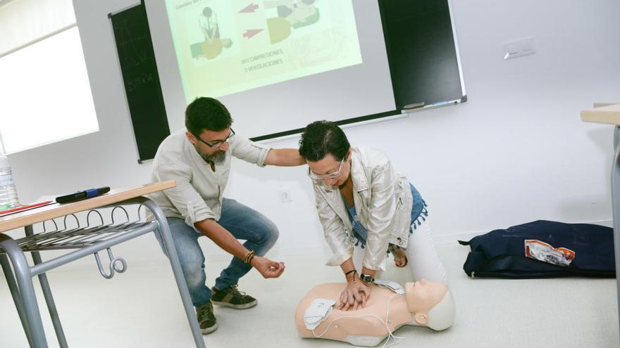 Curso de reciclaje en reanimación cardio-pulmonar para trabajadores de Paiporta