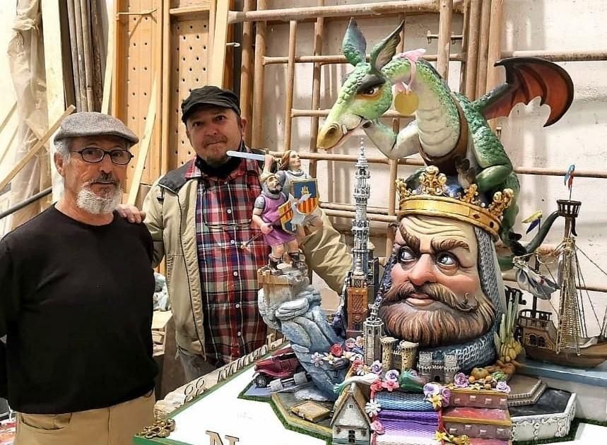 Agustín Villanueva y Rafa Alguer, con la reconstrucción de "La Comoditat Valenciana"