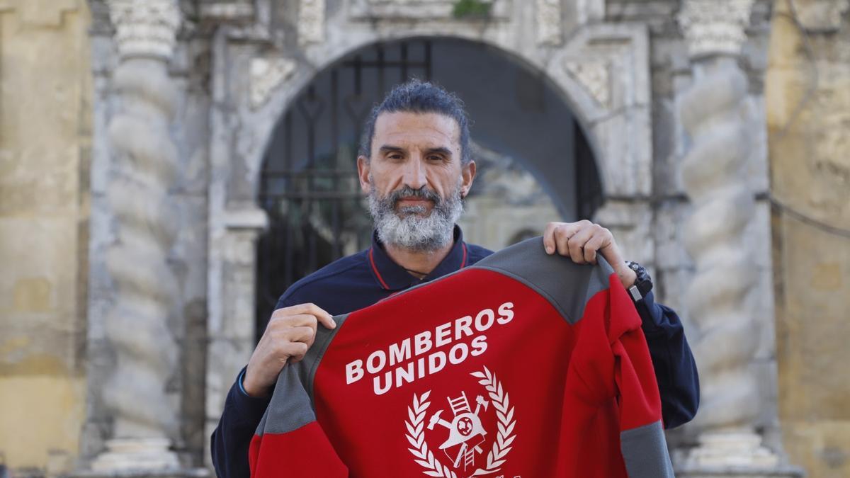 Antonio García, coordinador de Bomberos Unidos sin Fronteras en Córdoba.
