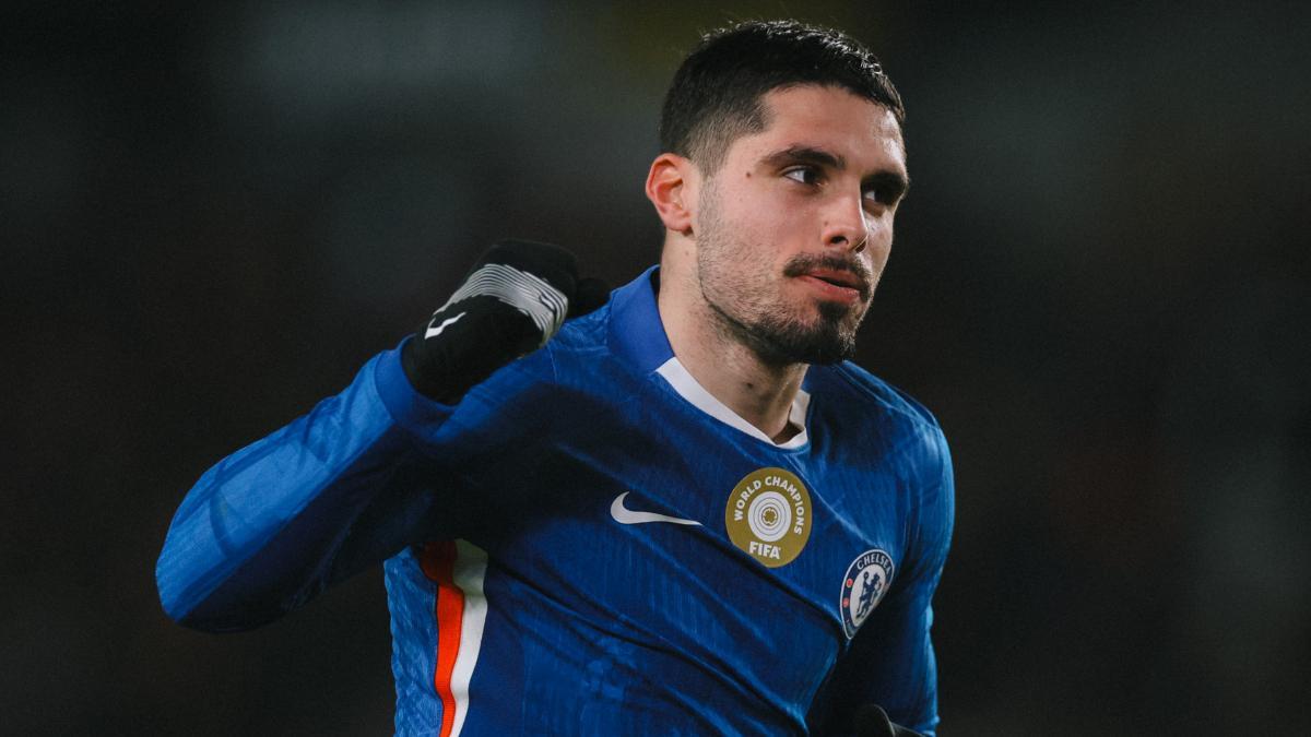 Pedro Neto firmó un hat-trick en los octavos de final de la FA Cup