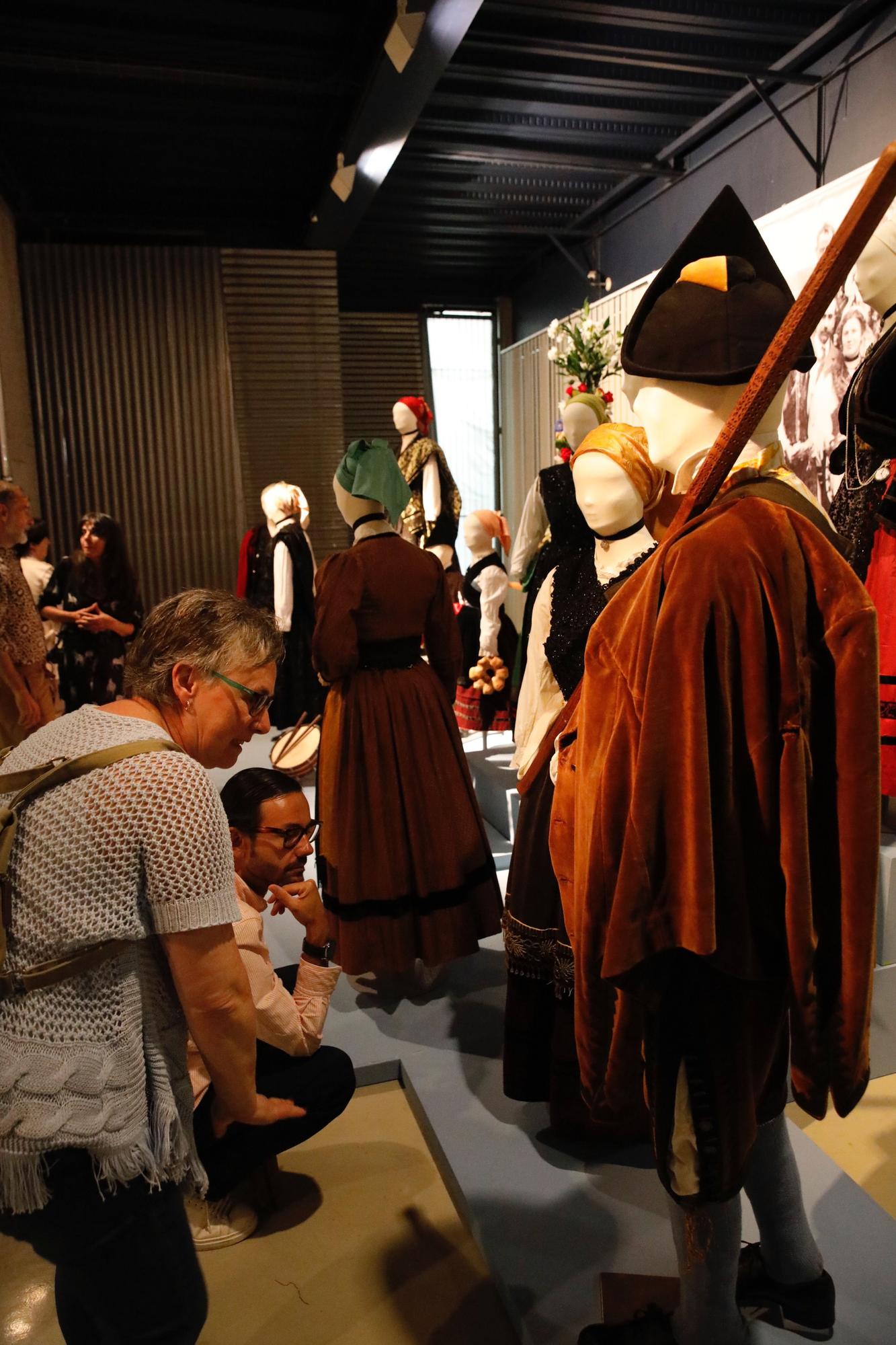 La historia de los trajes de asturianos en Llanes