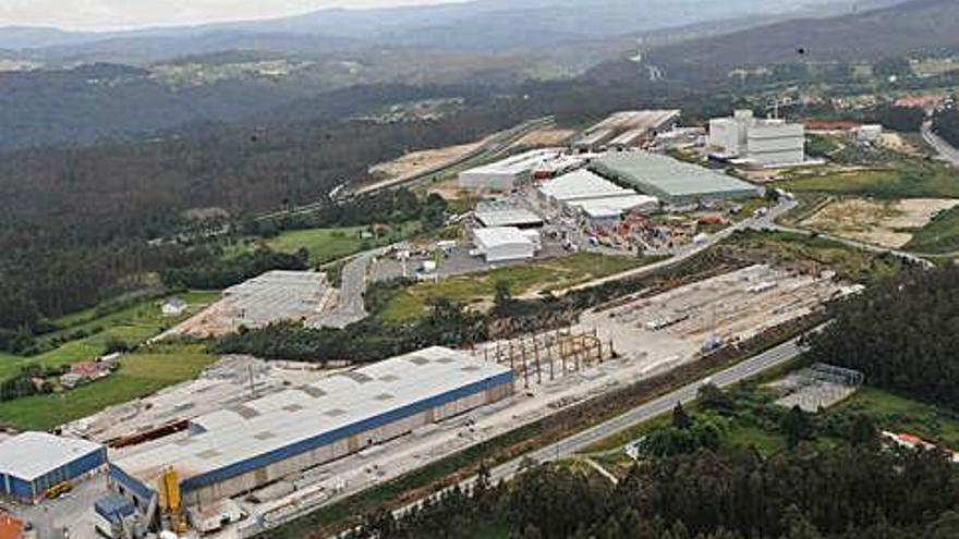 Vista aérea el polígono de Pedrapartida, en Coirós.