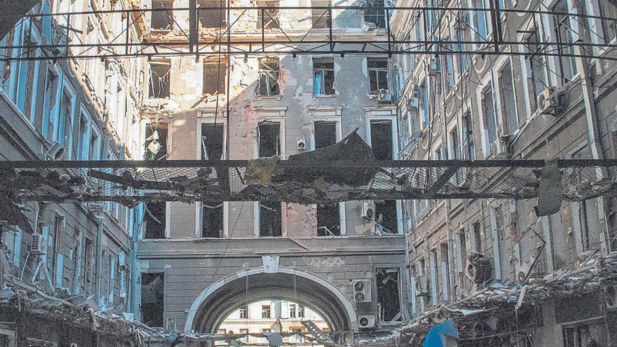 Un edifici destruït a la ciutat de Khàrkiv