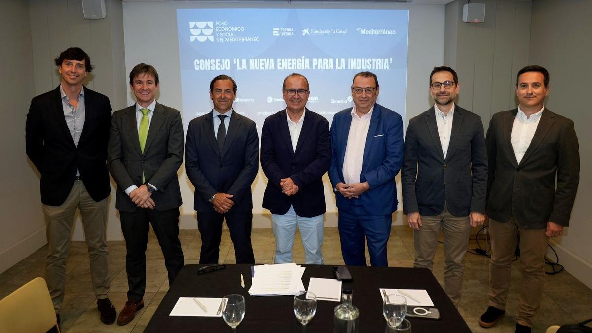 Manuel Breva, Ibán Molina, Manuel Argüelles, Ángel Báez, Juan Vicente Bono, Francisco J. Vea y Roberto David Hernández asistieron de forma presencial al encuentro.