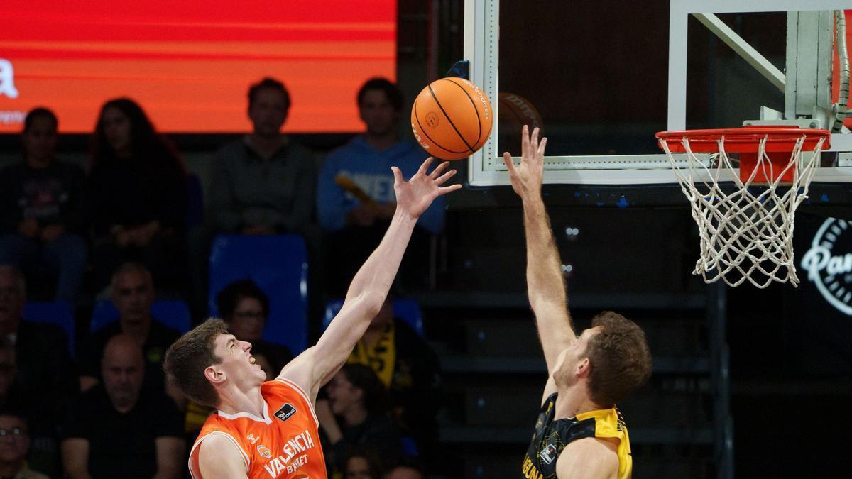 El Valencia no pudo con los canarios